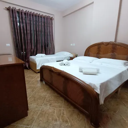 Hax's * Vlorë